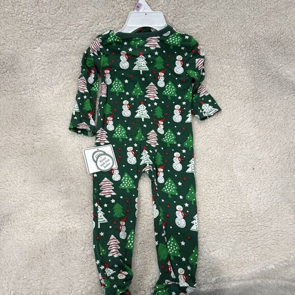 New Little Me Green Christmas Tree Print Holiday Bamboo Baby Sleeper 9 Months - Picture 5 of 5